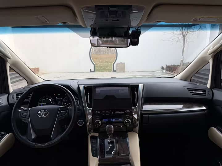 Фото 10 - Toyota Vellfire