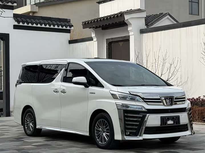 Фото 2 - Toyota Vellfire
