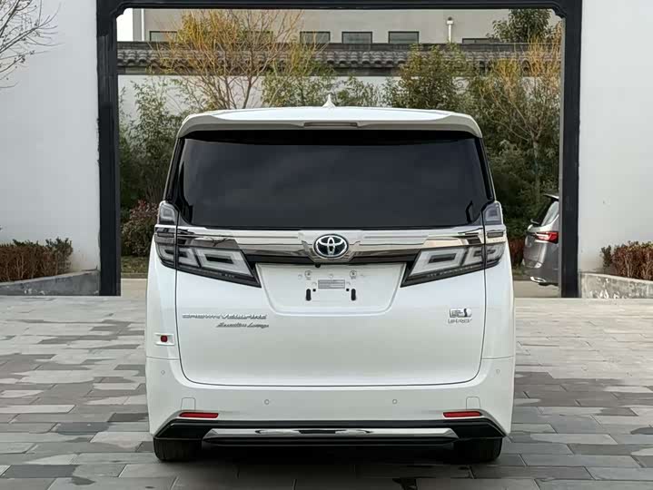 Фото 4 - Toyota Vellfire