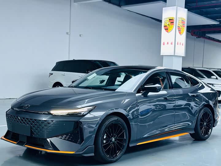 Фото 1 - Changan UNI-V