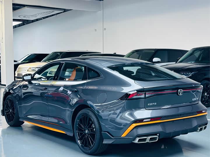 Фото 13 - Changan UNI-V