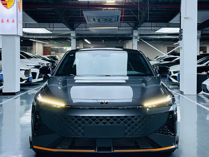 Фото 2 - Changan UNI-V