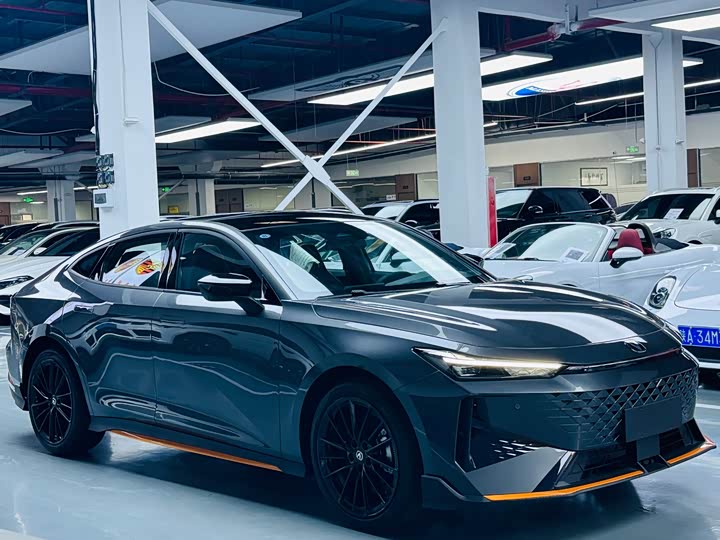 Фото 3 - Changan UNI-V