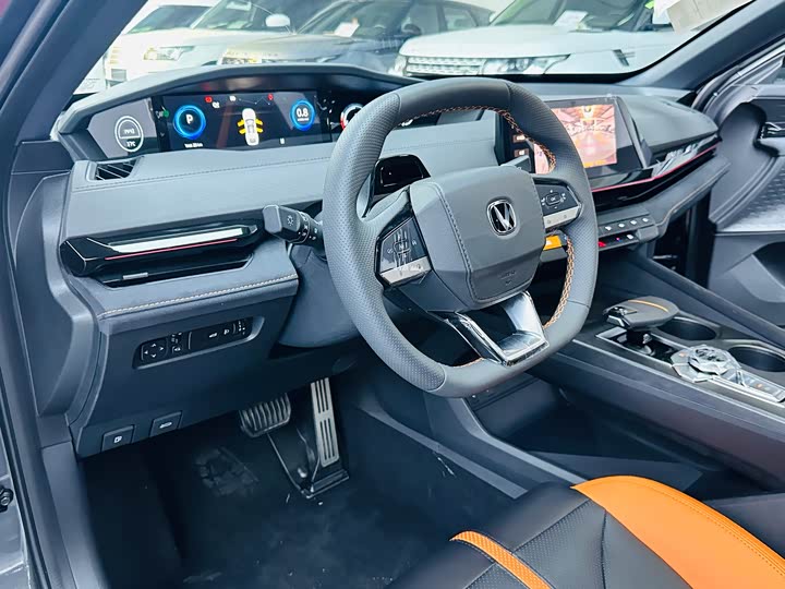 Фото 5 - Changan UNI-V