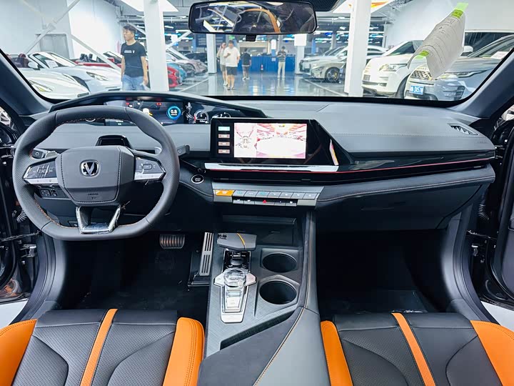 Фото 6 - Changan UNI-V