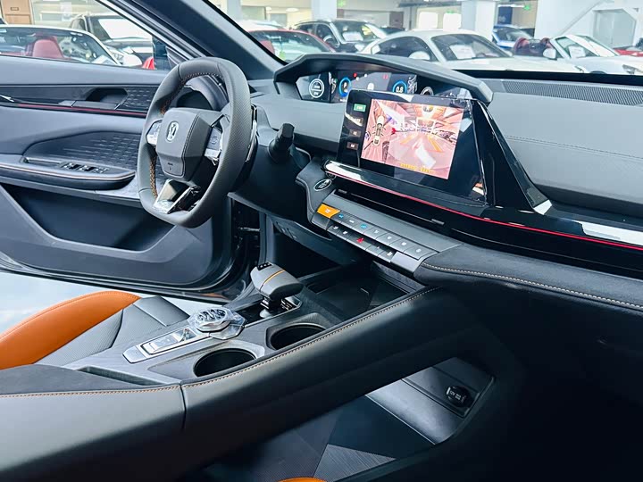 Фото 7 - Changan UNI-V