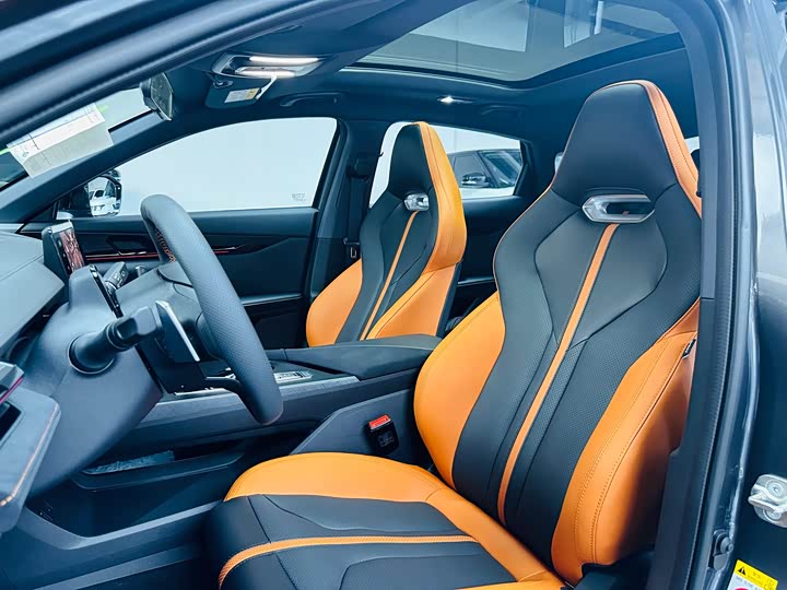 Фото 9 - Changan UNI-V