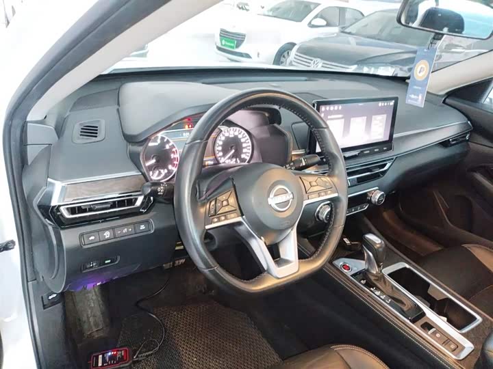 Фото 10 - Nissan Teana