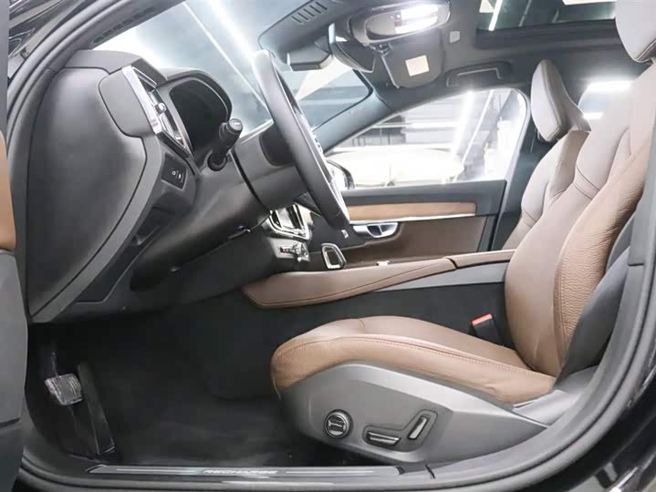 Фото 14 - Volvo S90 Hybrid