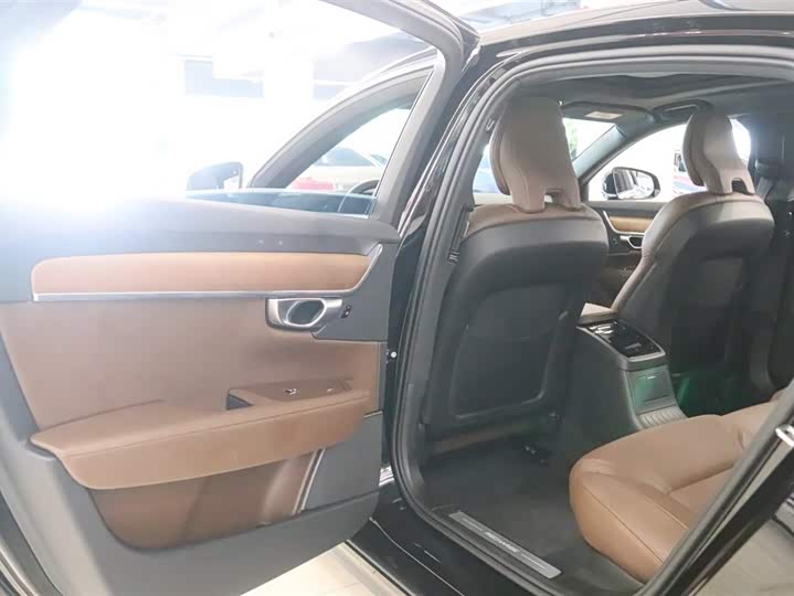 Фото 15 - Volvo S90 Hybrid