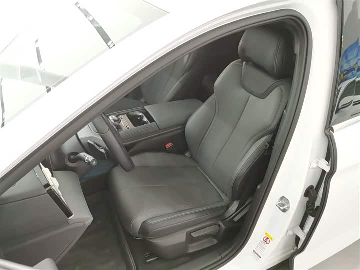 Фото 15 - BYD Qin L