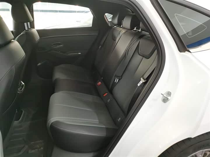 Фото 17 - BYD Qin L