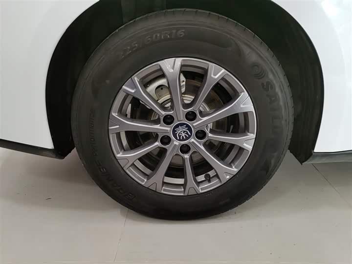 Фото 26 - BYD Qin L