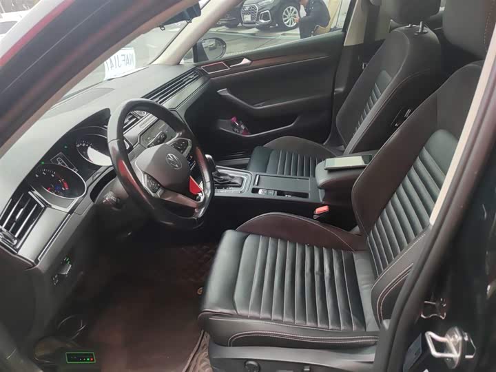 Фото 15 - Volkswagen Magotan