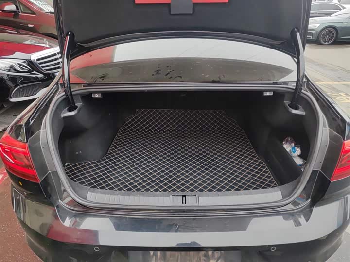 Фото 19 - Volkswagen Magotan