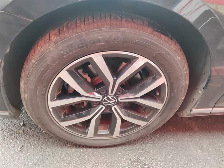 Фото 23 - Volkswagen Magotan