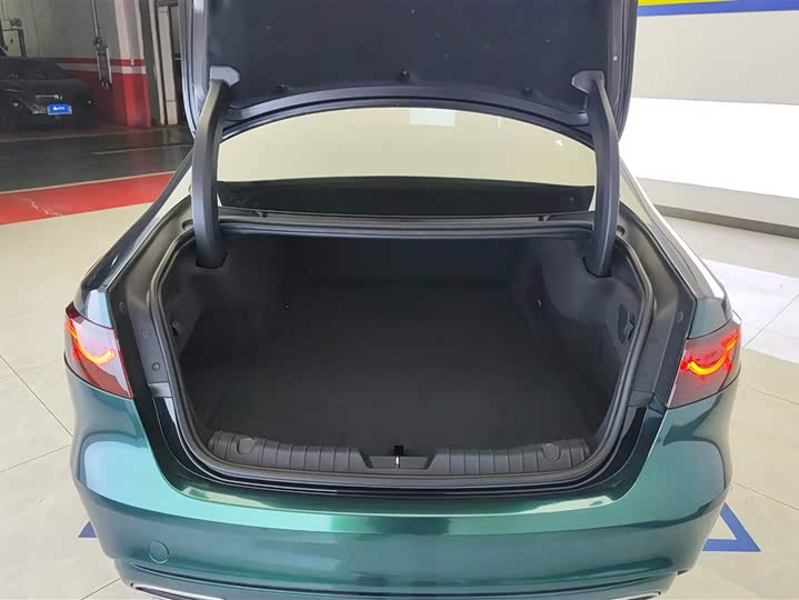 Фото 4 - Jaguar XF L