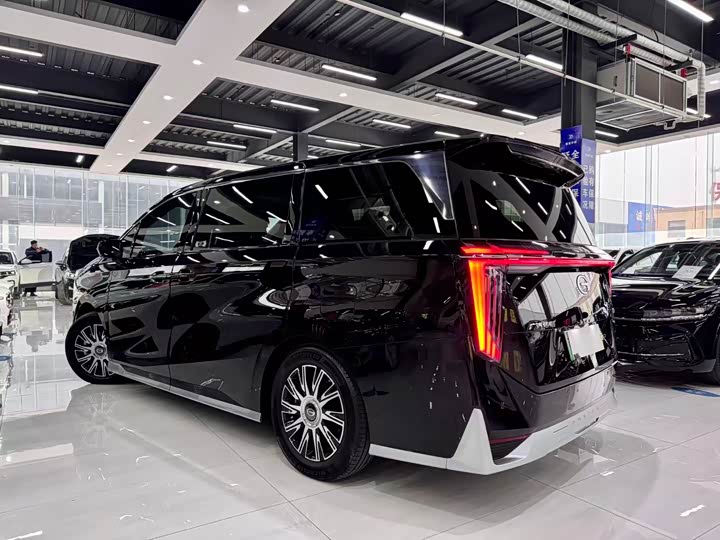 Фото 7 - GAC Trumpchi E9