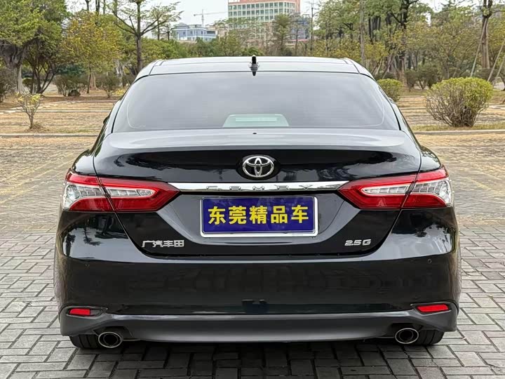 Фото 3 - Toyota Camry