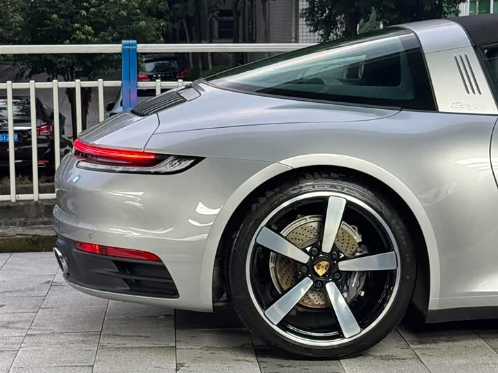 Фото 5 - Porsche 911