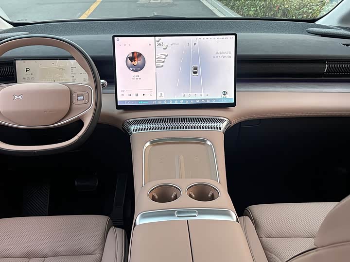 Фото 17 - XPeng X9