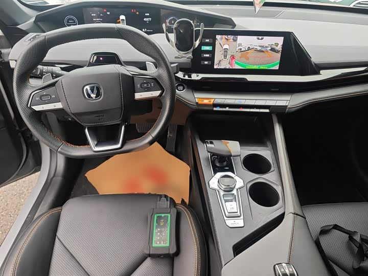 Фото 10 - Changan UNI-V