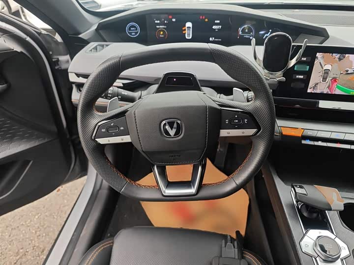 Фото 11 - Changan UNI-V