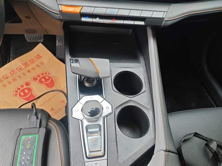 Фото 14 - Changan UNI-V