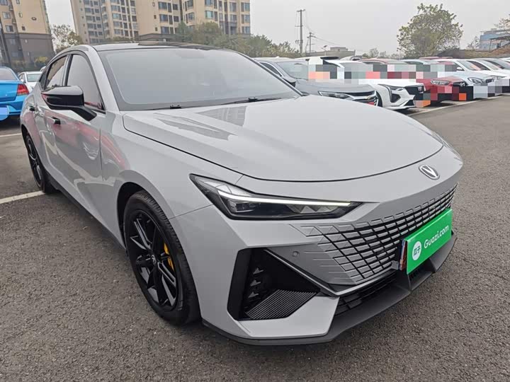 Фото 4 - Changan UNI-V