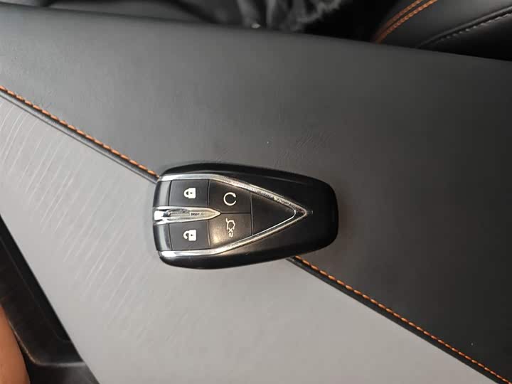 Фото 9 - Changan UNI-V