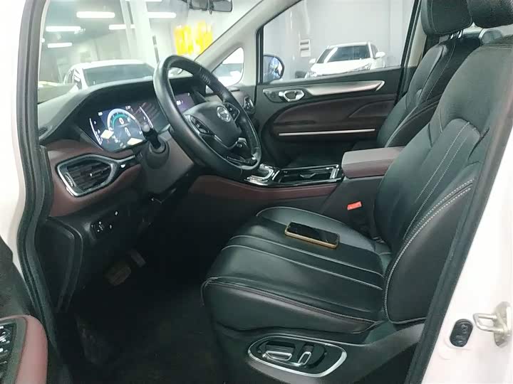 Фото 15 - GAC Trumpchi M6