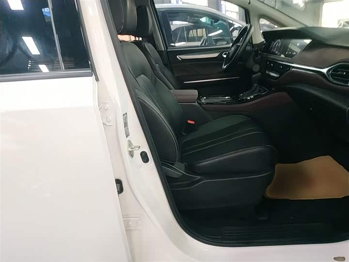 Фото 25 - GAC Trumpchi M6