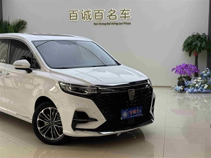 Фото 4 - Roewe iMax 8