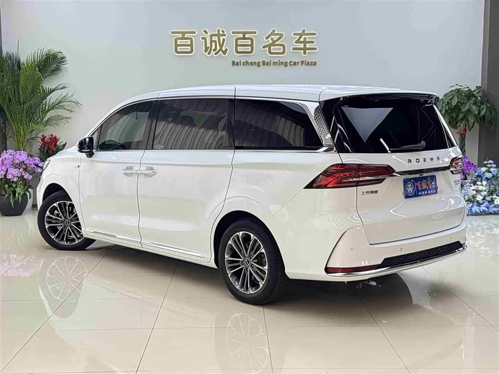 Фото 7 - Roewe iMax 8