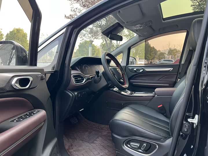 Фото 7 - GAC Trumpchi M6