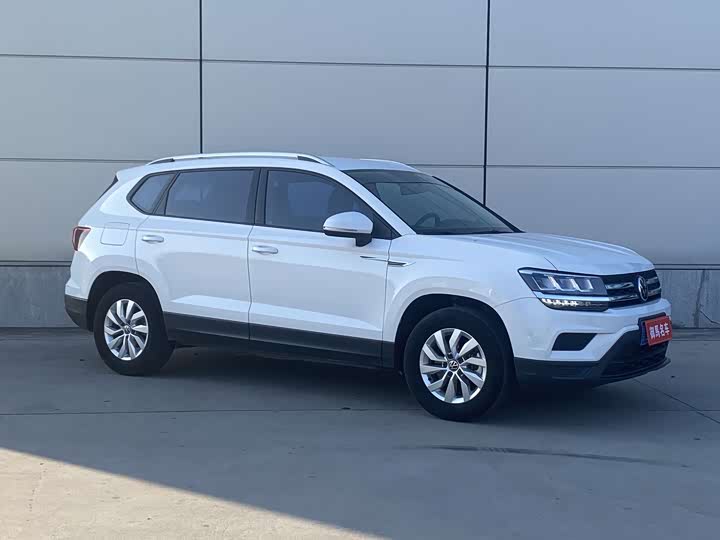 Фото 2 - Volkswagen Tharu