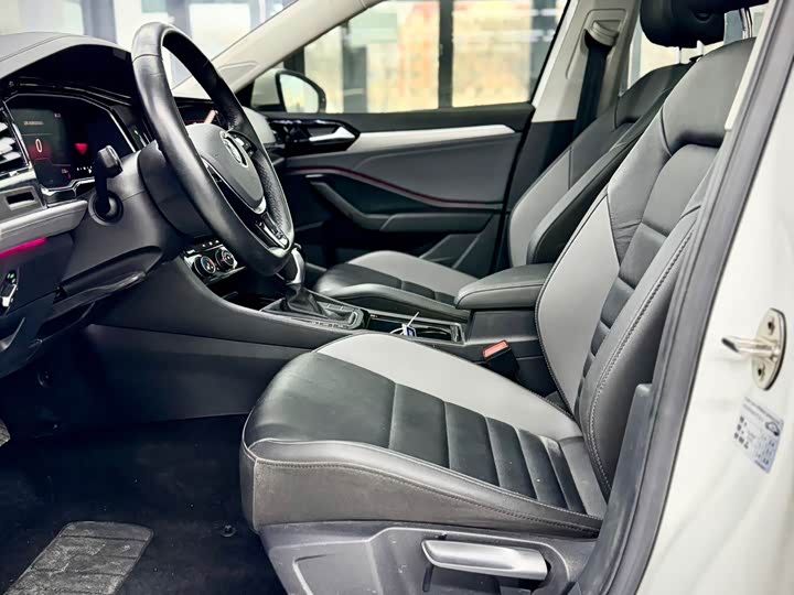 Фото 10 - Volkswagen Sagitar L