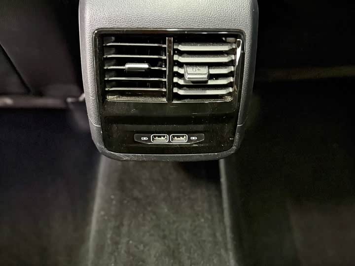 Фото 17 - Volkswagen Sagitar L