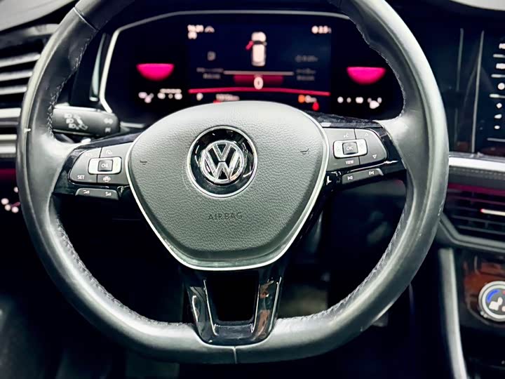 Фото 22 - Volkswagen Sagitar L