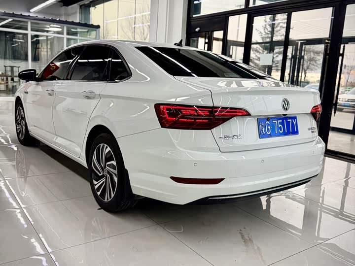 Фото 4 - Volkswagen Sagitar L