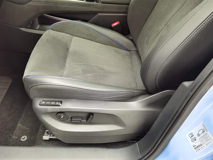 Фото 20 - Volkswagen Tiguan L Pro