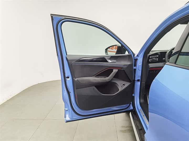 Фото 8 - Volkswagen Tiguan L Pro