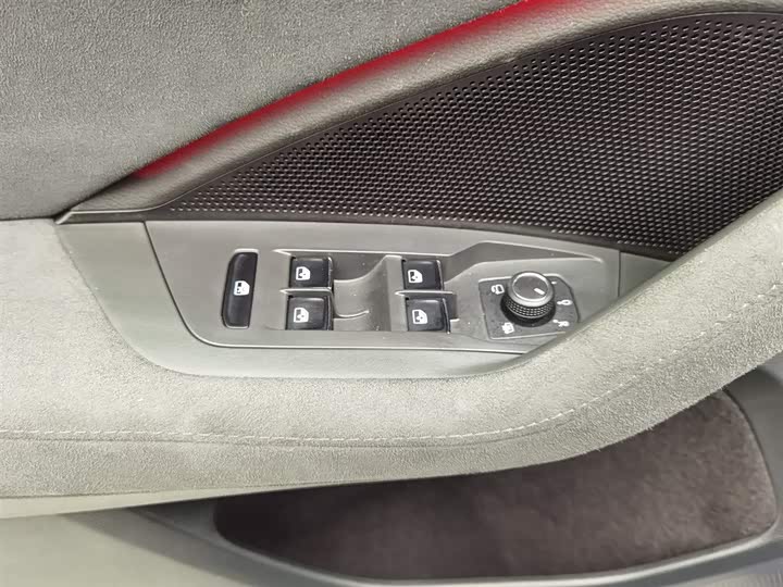 Фото 9 - Volkswagen Tiguan L Pro