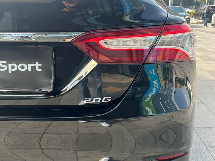 Фото 17 - Toyota Camry