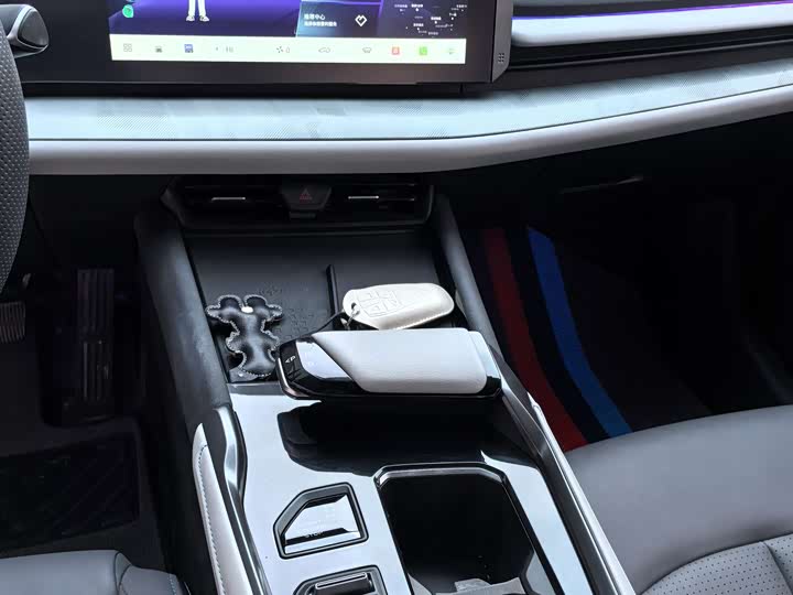 Фото 11 - Changan UNI-T