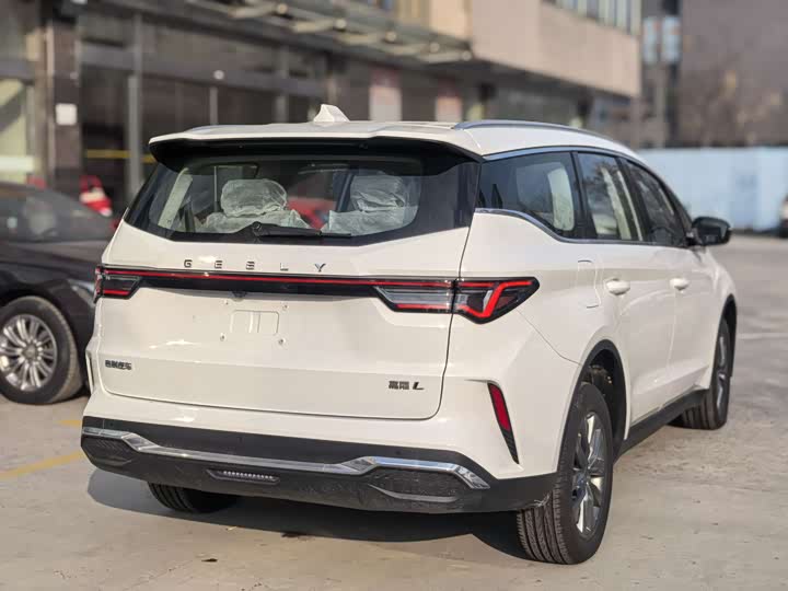 Фото 4 - Geely Jiaji