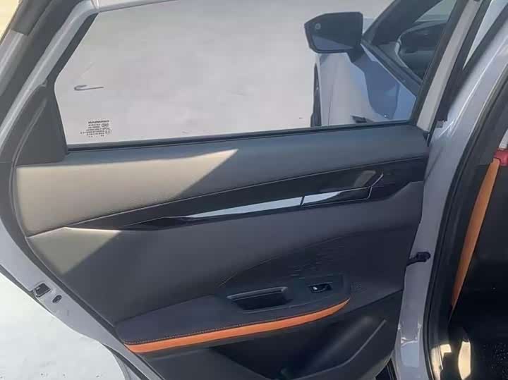 Фото 12 - Changan UNI-V