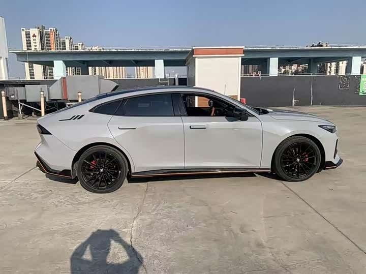 Фото 15 - Changan UNI-V