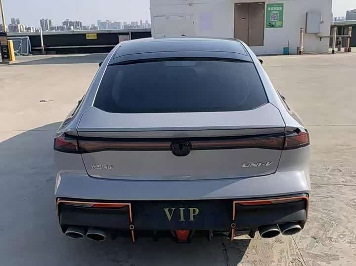 Фото 17 - Changan UNI-V