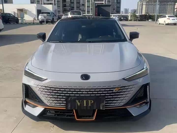 Фото 2 - Changan UNI-V